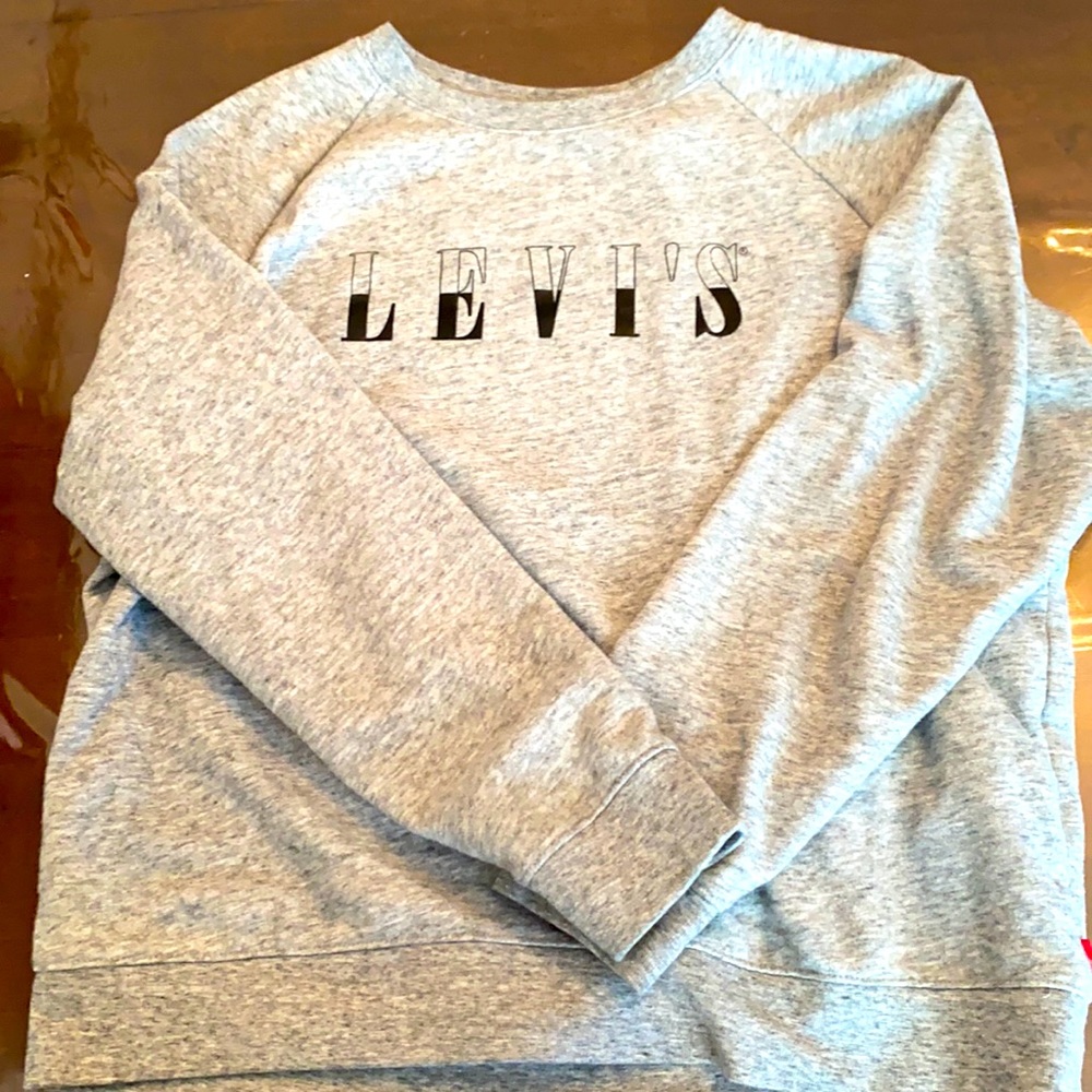 Levi’s crew neck